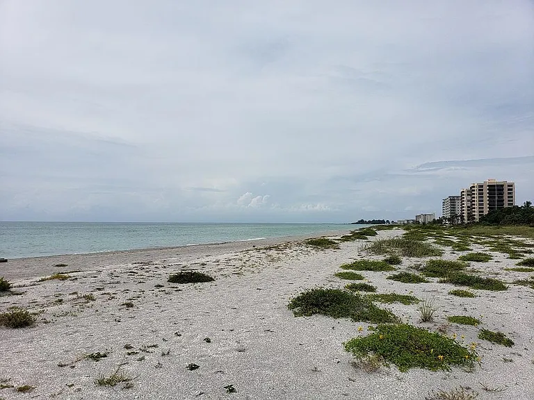 624 Flamingo Dr #214 — Photo 2