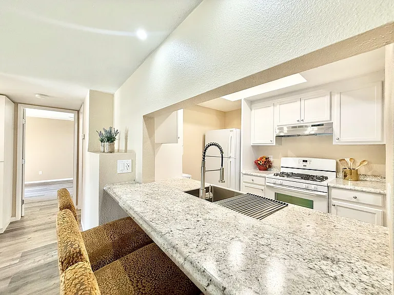 45546 Aladdin St #C202 — Photo 9