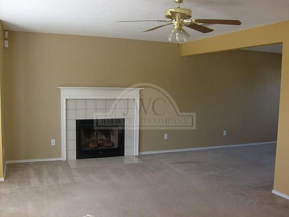 3rd image of 4207 Aspen Dr