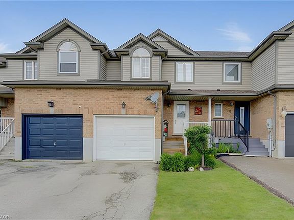 2nd image of 60 Foxglove Cres