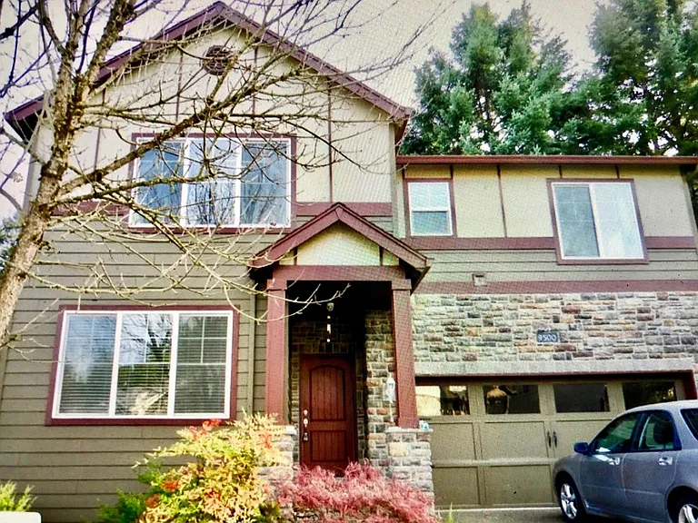 9500 SW Diamond View Way — Photo 1