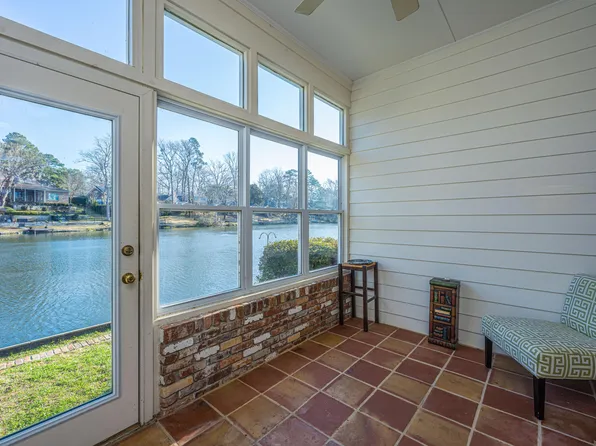 205 Woodlake Dr, Summerville, SC 29485