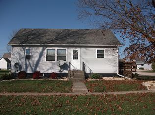 301 2nd Ave SW, Farley, IA 52046