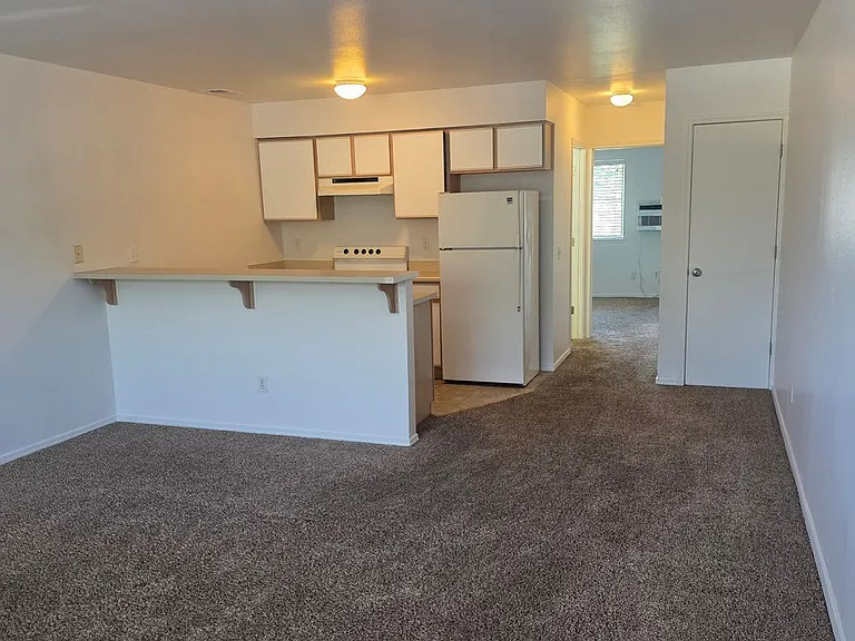 2595 Yori Ave — Photo 4