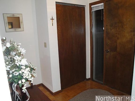 4th image of 48 Walden St