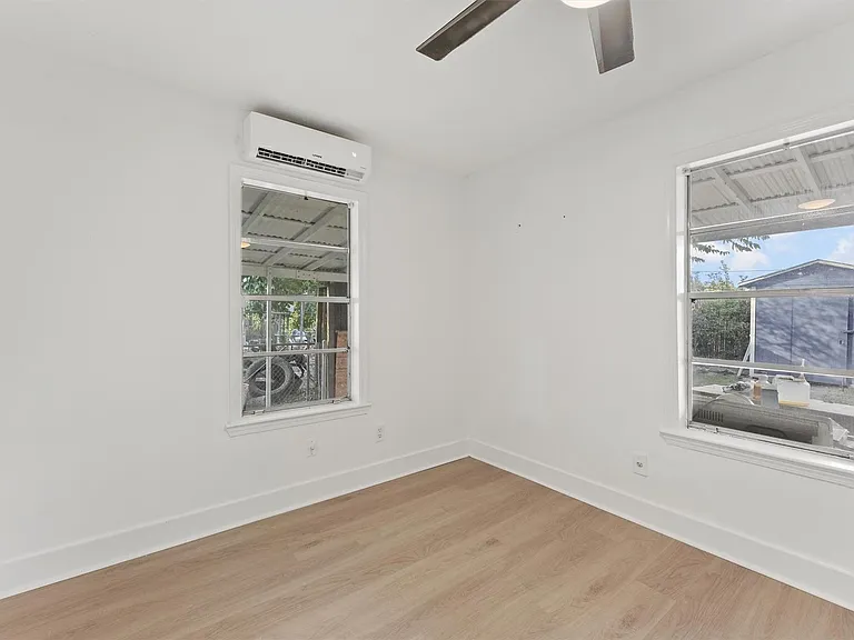 4029 Lucille St — Photo 18