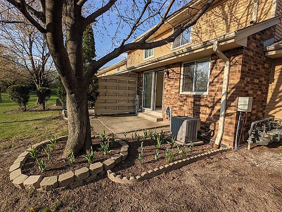 5th image of 4614 S Woodland Dr #4614