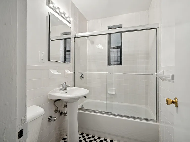 1983 Sedgwick Ave #5D — Photo 9