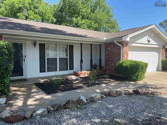 3rd image of 3504 Cranbrook Ln