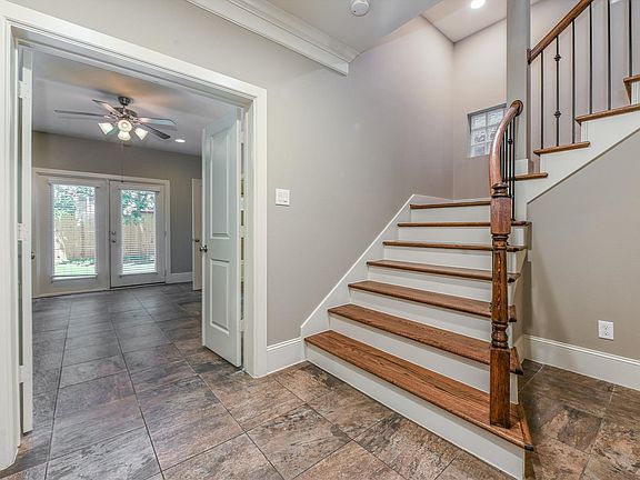 5th image of 4530 Eli St
