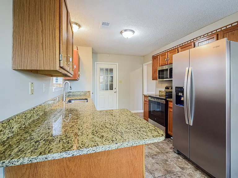 7117 Goodman Ridge Dr — Photo 8
