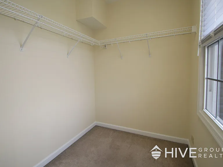1345 Goldfinch Dr — Photo 16