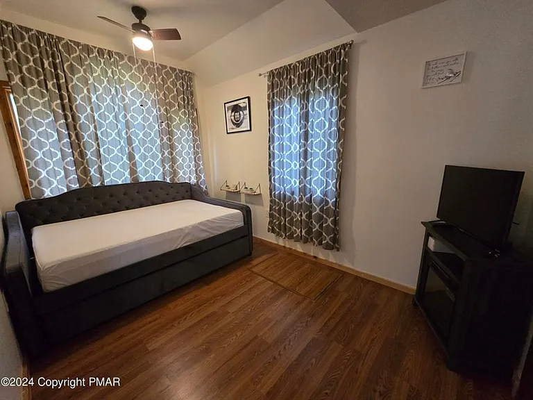 352 Hollow Rd #11 — Photo 10