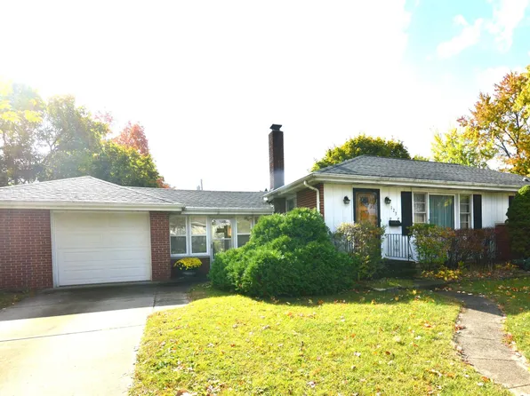 123 Clark St, Walkerton, IN 46574