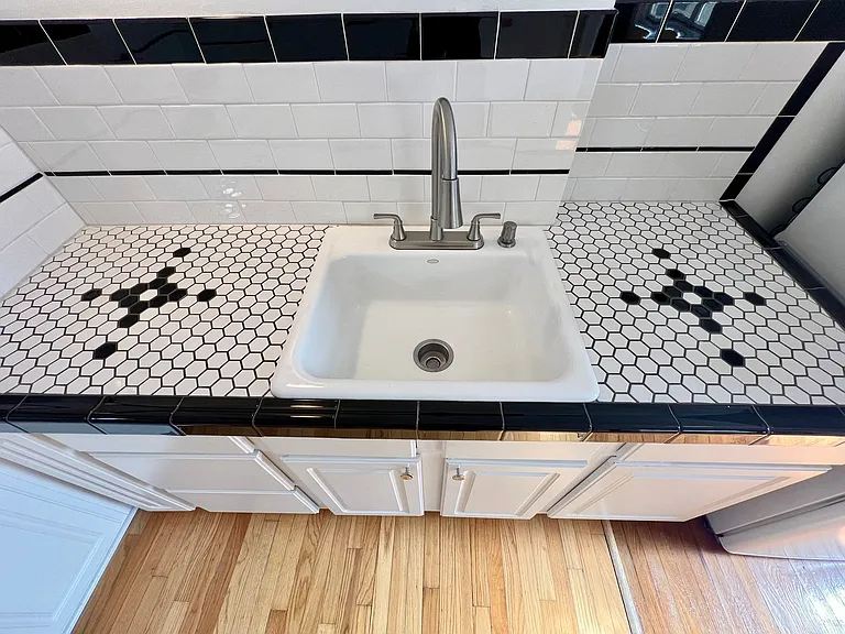 2015 NW Flanders St #502 — Photo 12