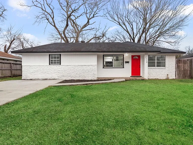 2119 Linden Creek Ln #A — Photo 2