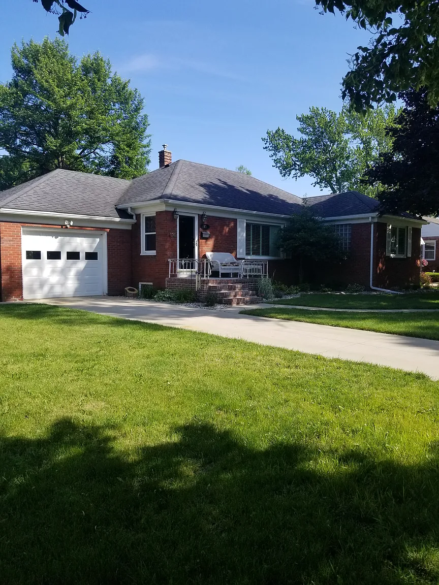 821 Wolverine Ave photo 1