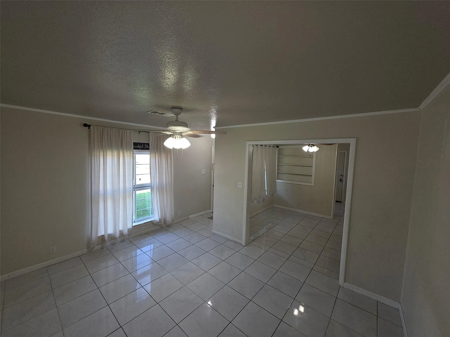 3 bed, 2.0 bath, 1127 sqft, $1,950 — Photo 3