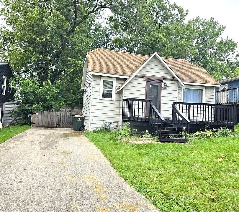 1st image of 1324 Round Lake Dr