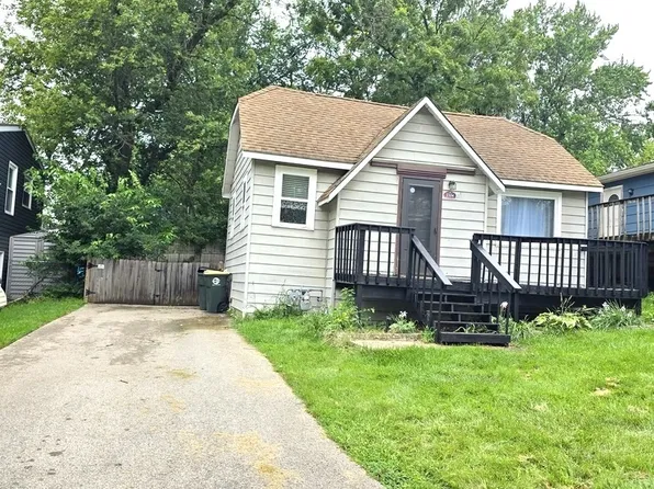 1324 Round Lake Dr, Round Lake Beach, IL 60073