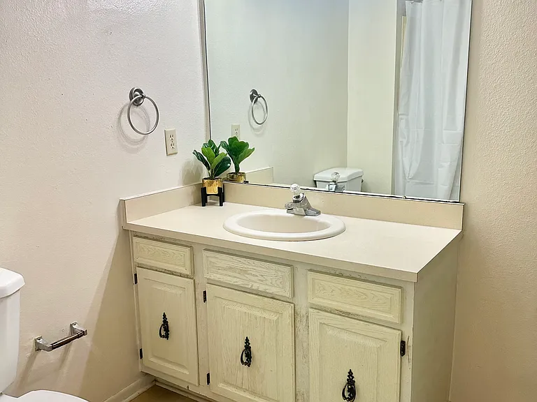 Upstairs bathroom
