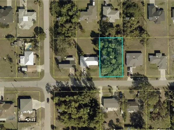 3808 5th St W, Lehigh Acres, FL 33971