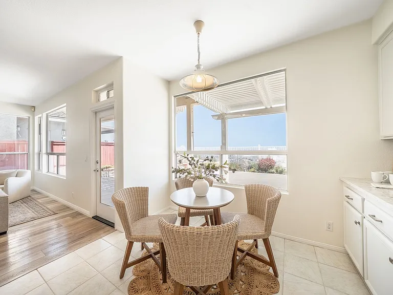 2283 Rock View Gln — Photo 21