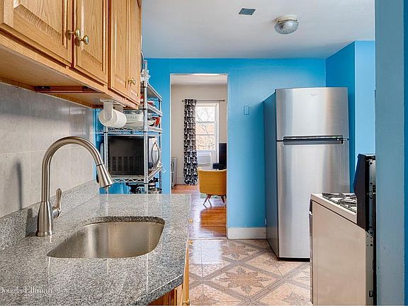 4th image of 128 Macon St APT 4