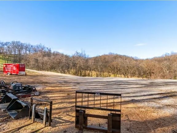 2nd image of 1130 Mahon Rd