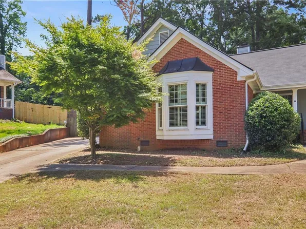 2611 Leeshire Ct, Tucker, GA 30084