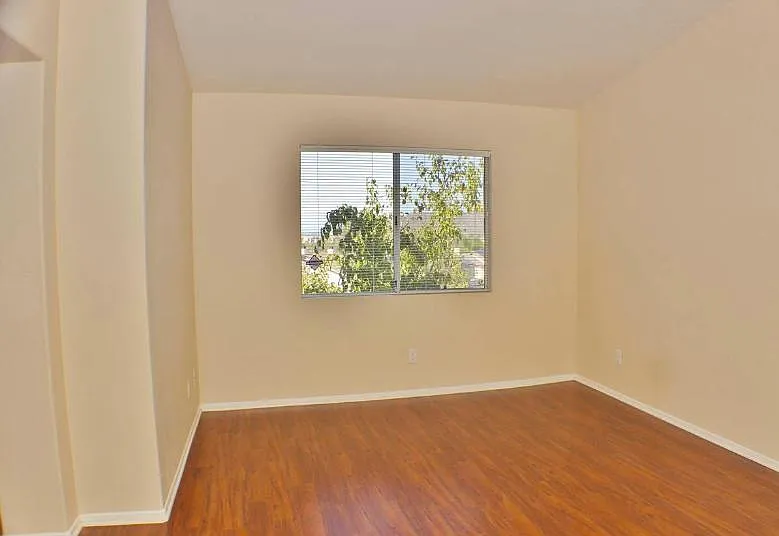 3 bed, 2.5 bath, 1674 sqft, $4,150 — Photo 4
