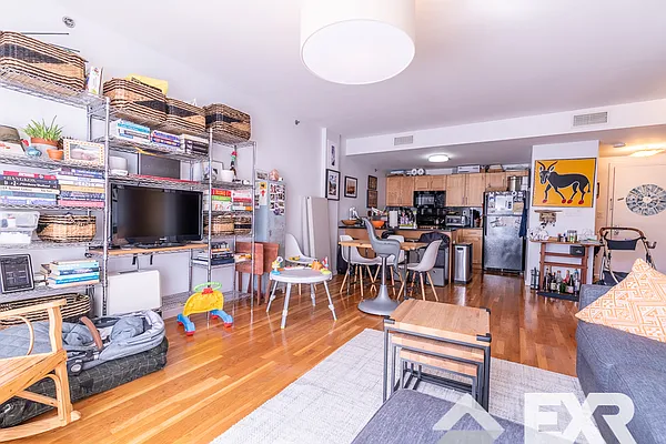 Rented by EXR | media 5