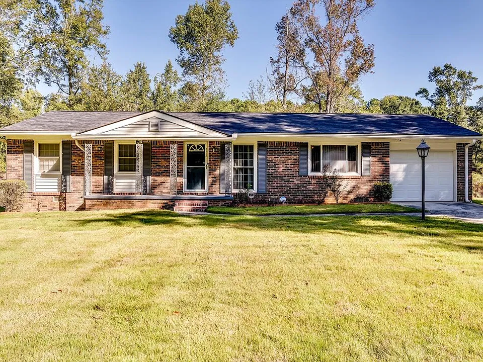 2512 Montezuma Cir