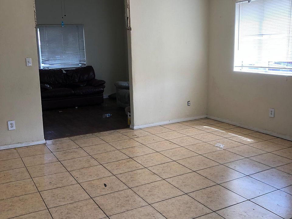 2nd image of 1192 W 2nd St
