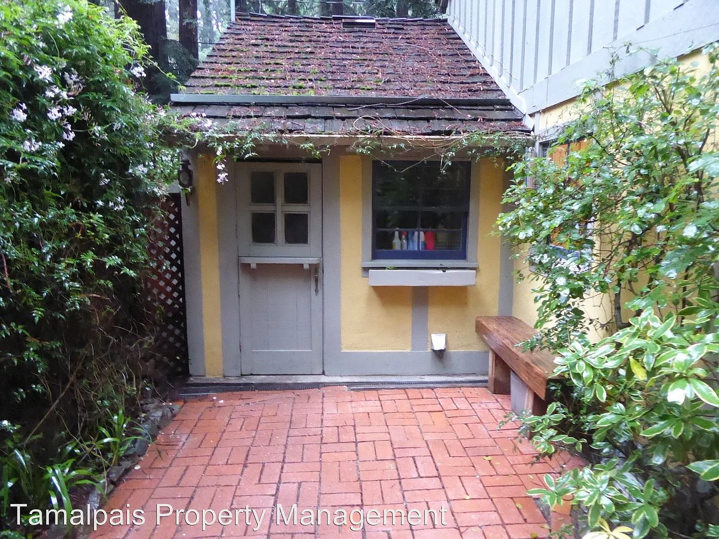 63 Cascade Dr photo 1