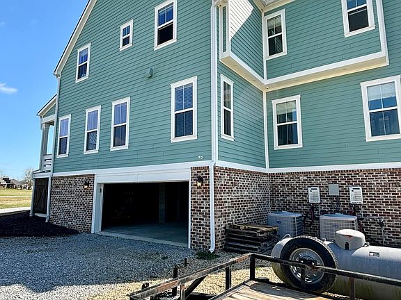 5th image of 493 Norrth Hill Dr