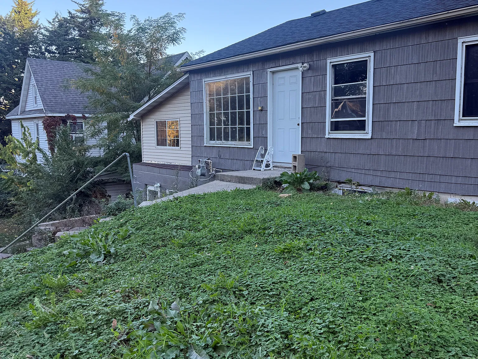 612 Marsh St — Photo 2