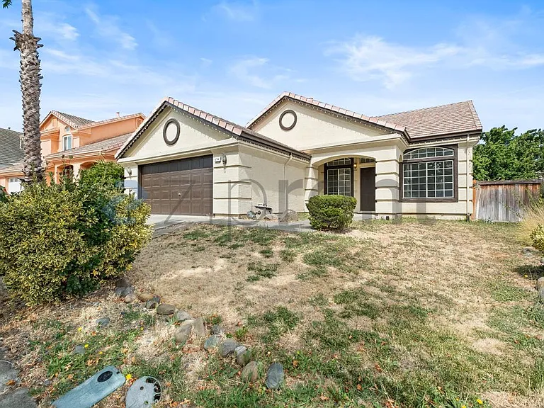 4764 Brookside Cir — Photo 3