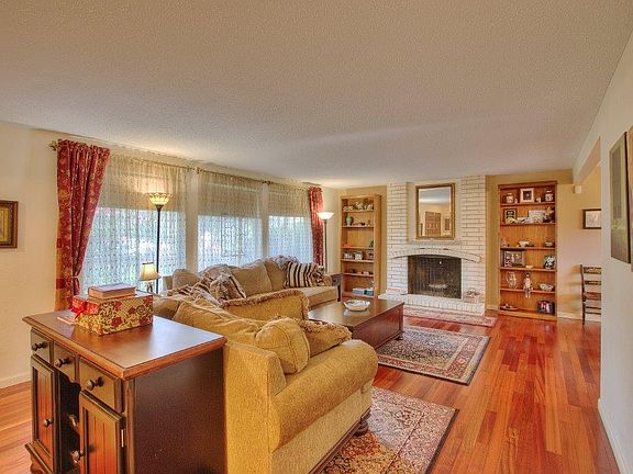 3rd image of 7023 Citrine Ln SW