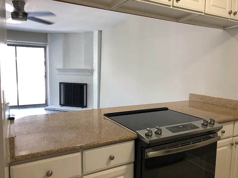 Mt. Adams Living — Photo 31