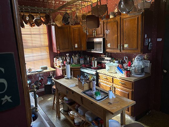 2nd image of 325 Old Stage Rd