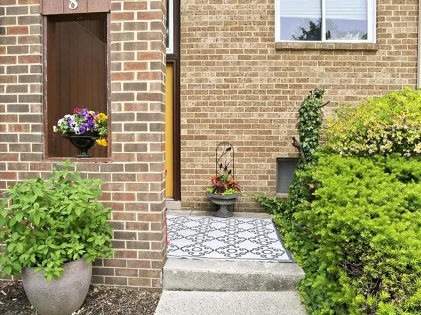 8 Campbell Pl, Camp Hill, PA 17011