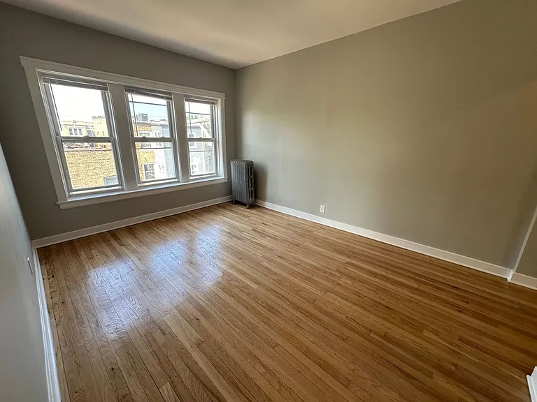 4904-08 N Saint Louis Ave #3N — Photo 2