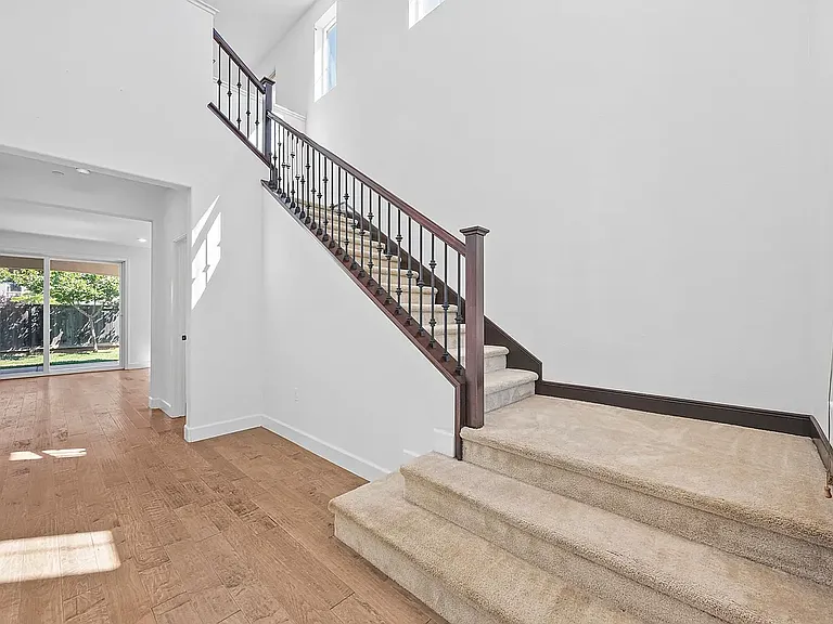 119 Chickadee Ln — Photo 4