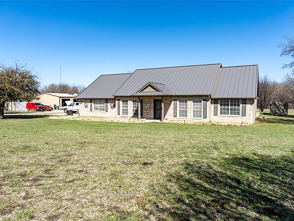 3rd image of 611 Gladness