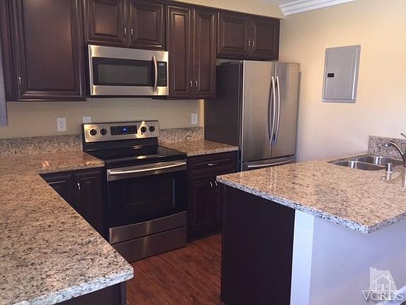 3rd image of 618 Paseo La Perla