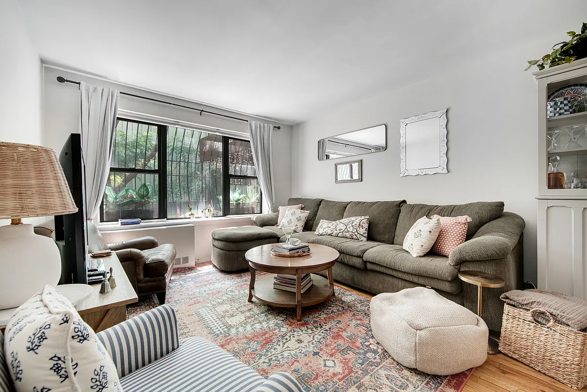 Building Photo - 417 E 90th St #1F