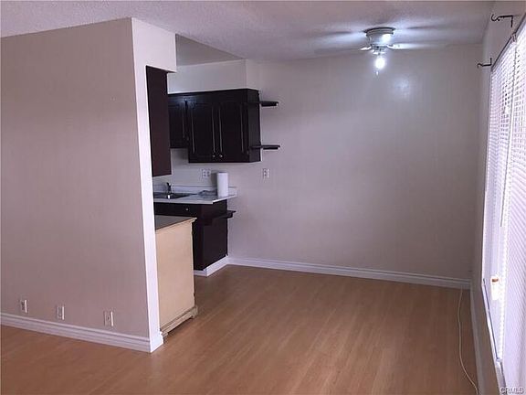 5th image of 335 Cedar Ave Unit 209