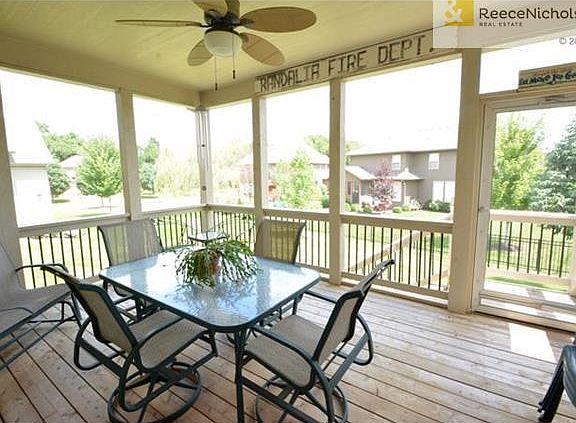 Fantastic screened-in porch extends your living space!