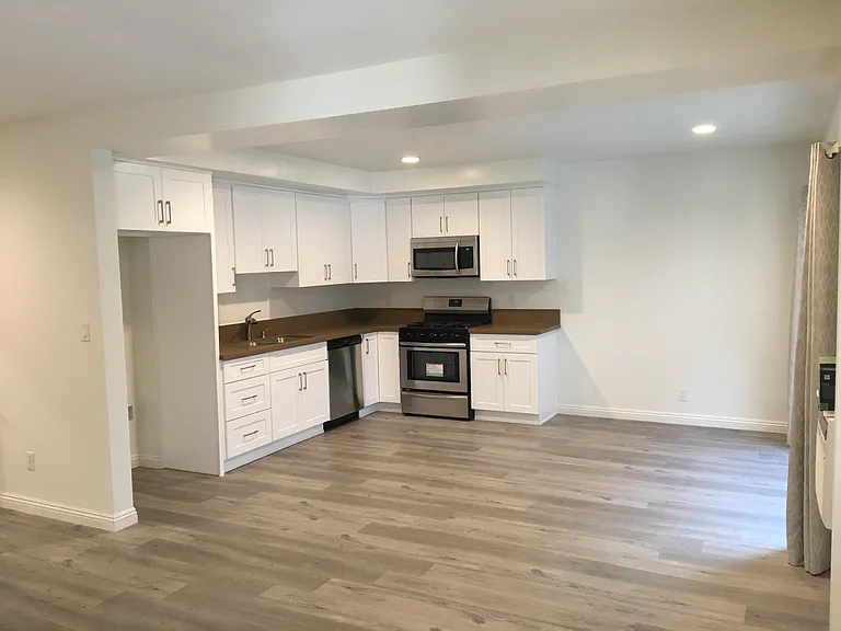 325 N Howard St #1 — Photo 10